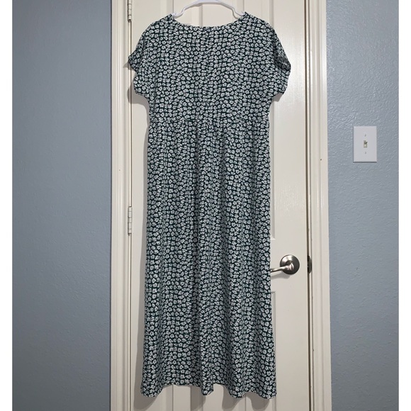 Emery Rose Dress - Picture 3 of 3